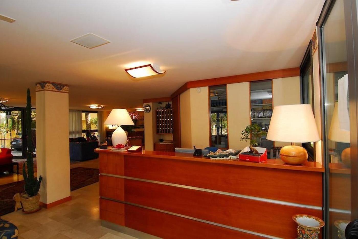 Hotel Ambasciata Cesenatico Eksteriør bilde